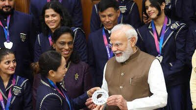 ‘From every drop of tears, gold medals are dripping’: PM Modi’s heartfelt message to CWG heroes – Watch | Commonwealth Games News