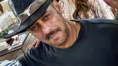 Salman Khan attends David Dhawan’s 75th birthday bash; Poses for pics with Varun Dhawan, Sajid Nadiadwala