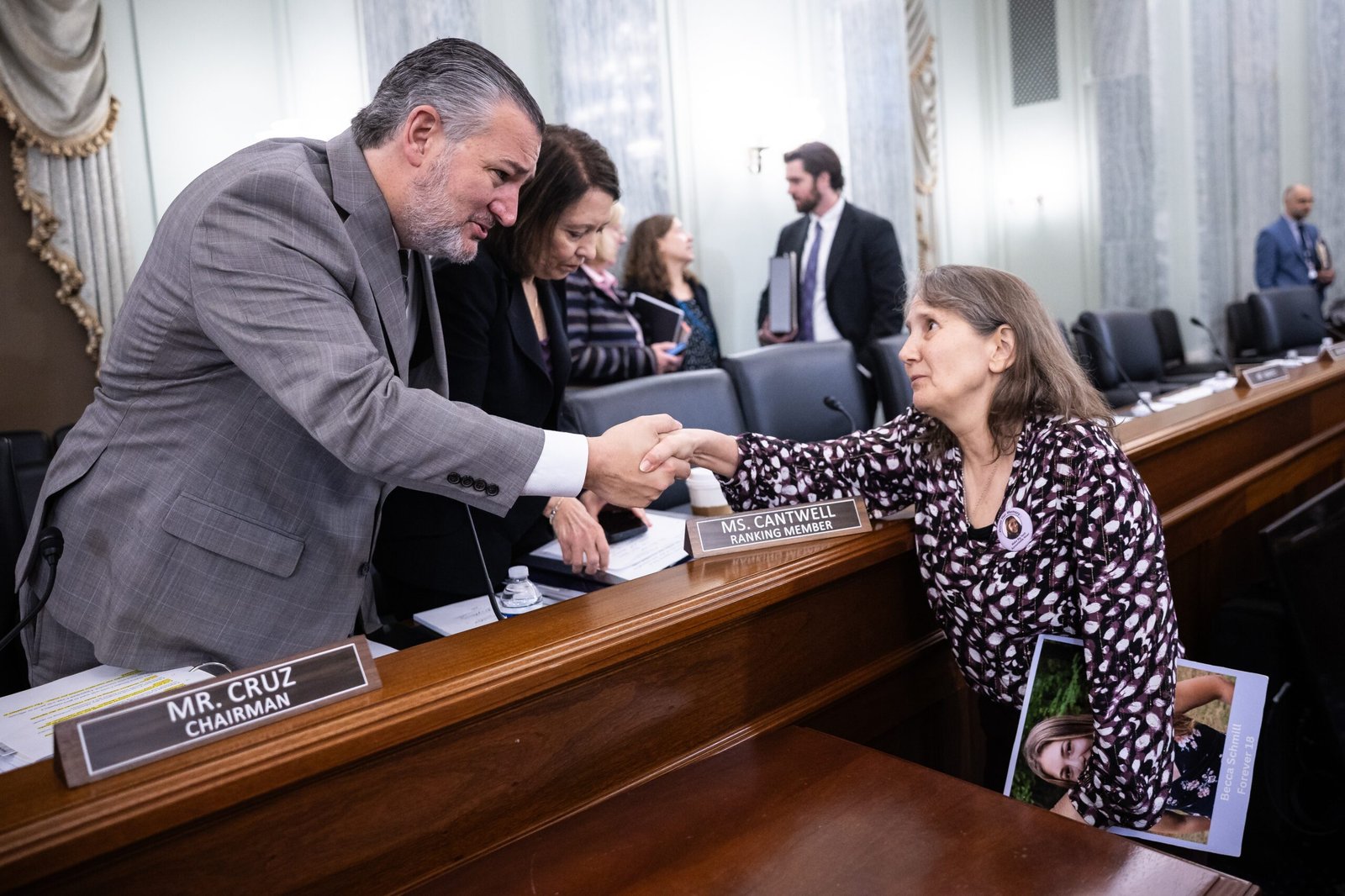 Senate Commerce votes to advance key kids’ safety measure