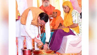 Kanwar Yatra: Uttarakhand CM Dhami welcomes Kanwariyas in Haridwar, inaugurates health camp amid Kanwar Yatra | India News
