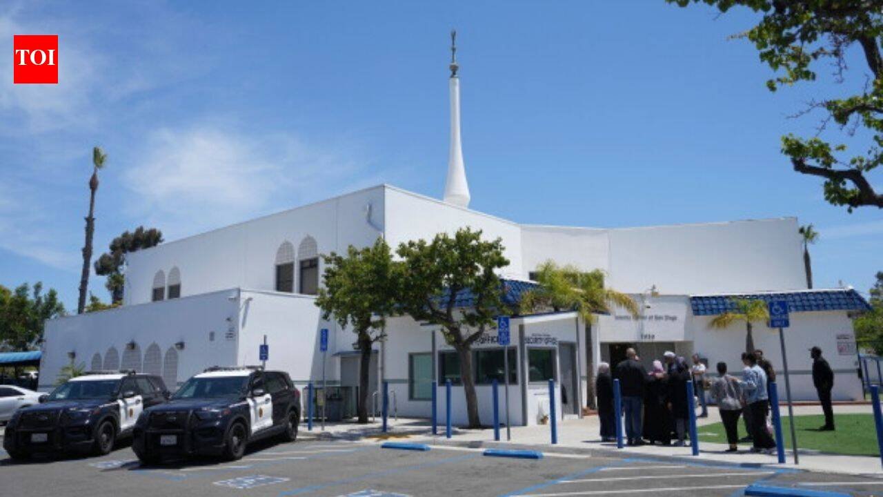 17-year-old girl who recorded California mosque shooting livestream charged with murder