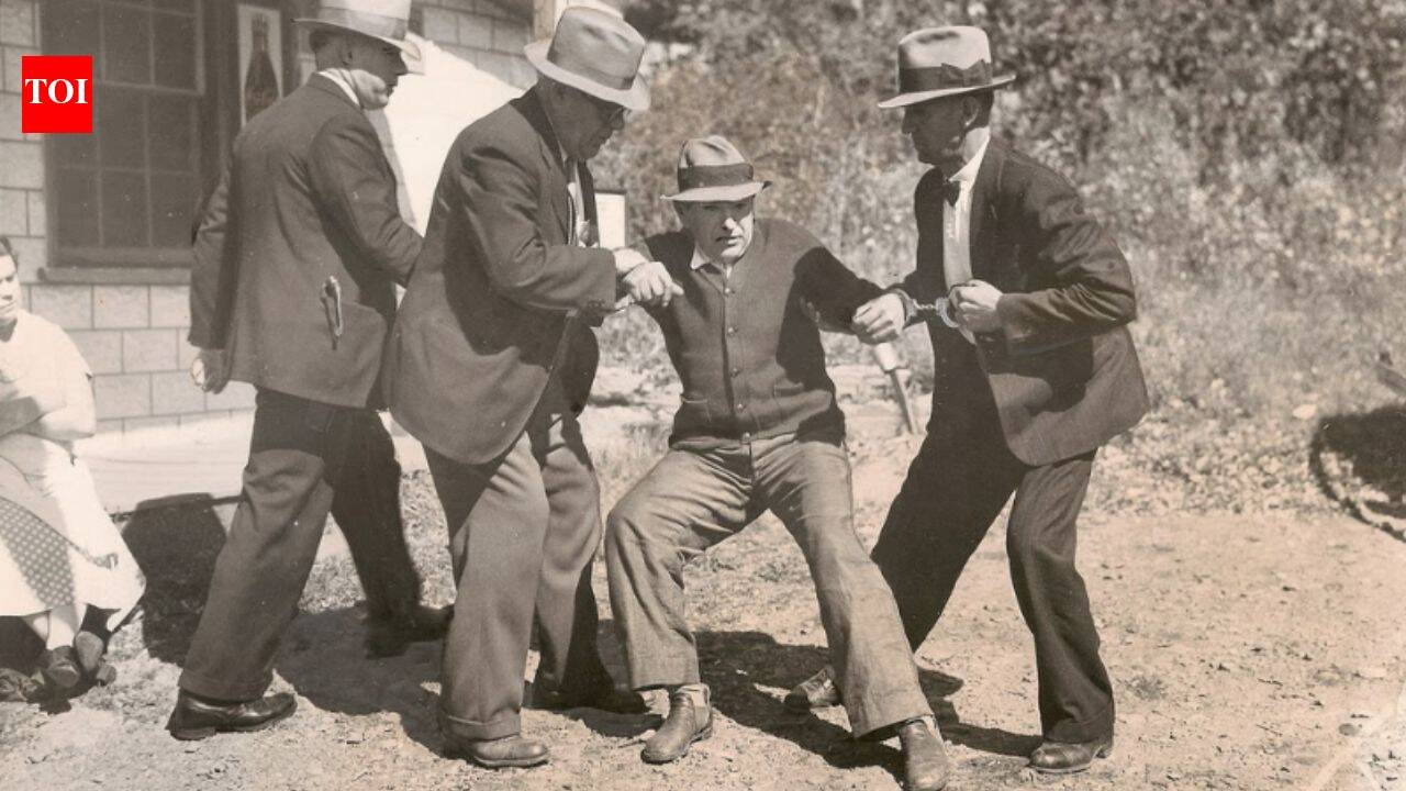 In 1935, Melanchthon Cliser refused $4,855 for his 46-acre Virginia property; deputies handcuffed and evicted him, and he never cashed it as Shenandoah National Park took shape