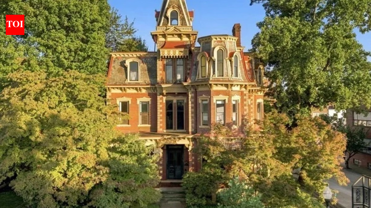 In 1878, a West Virginia mayor built a 16-room Victorian mansion; 148 years and five generations later, the family is selling it for the first time for $695,000