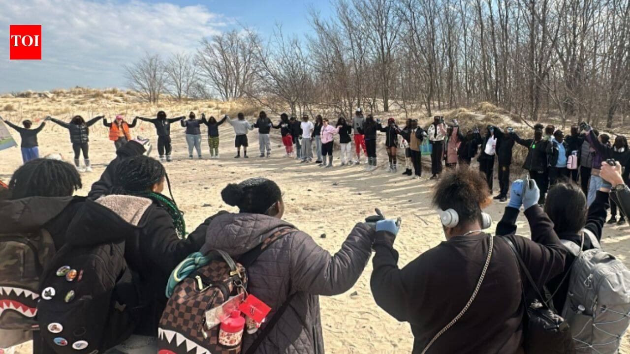 Nearly 4,000 New York City students planted more than 100,000 beachgrass stalks across 2.25 acres at Coney Island Creek Park to rebuild protective dunes and help protect 50,000+ people from flooding