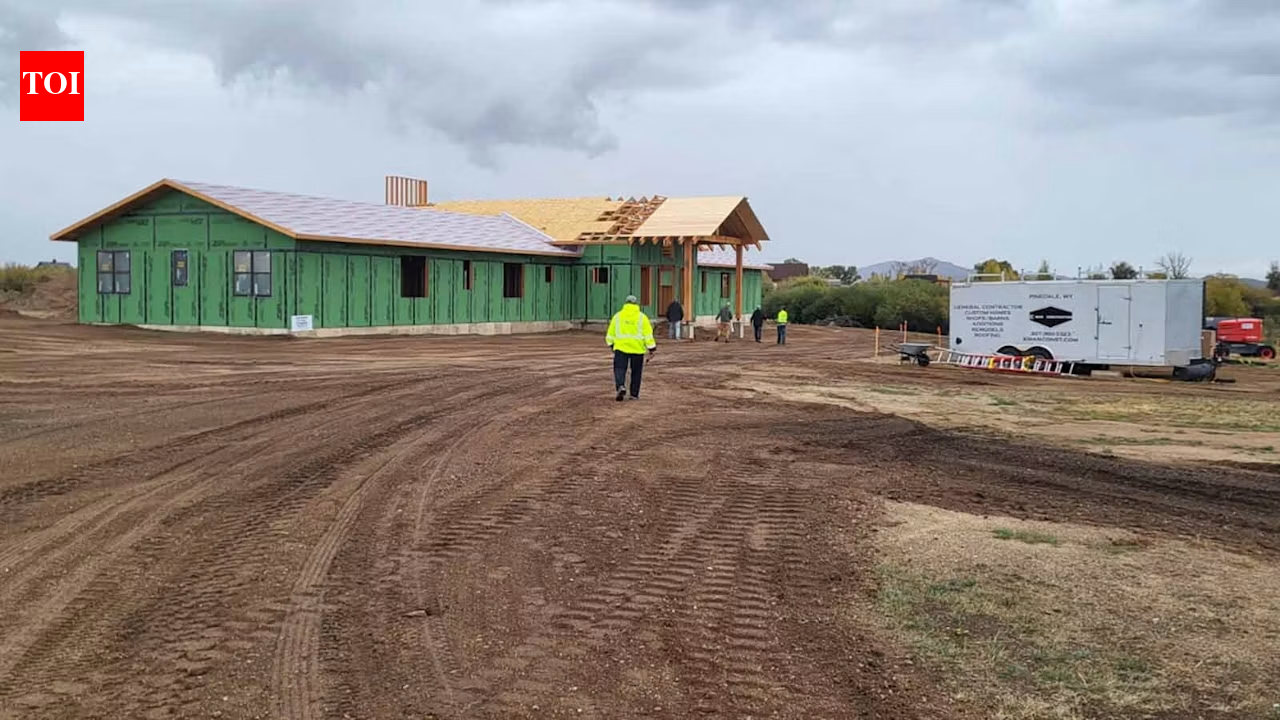 An 84-year-old Wyoming Navy veteran spent decades building a 207-acre llama ranch with his late wife; after donating it in 2025, the property has now opened as a sanctuary for veterans and first responders