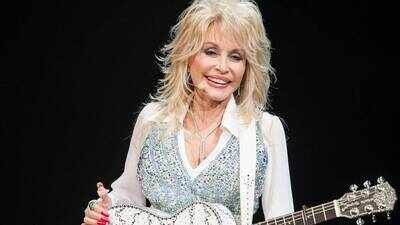 Dolly Parton’s Young cancer survivor fan celebrates ‘9 to 5 Day’ at the hospital |
