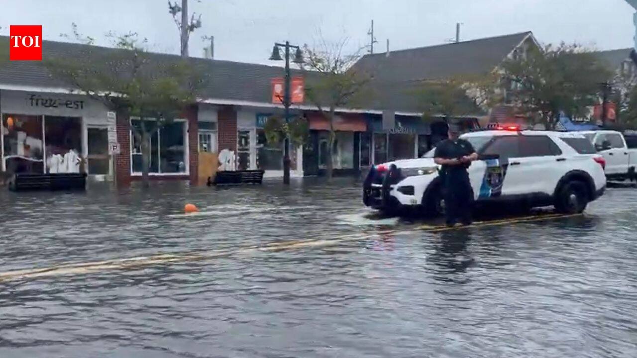 Powerful storm brings flooding, power cuts across northeastern US, 1 dead in New York