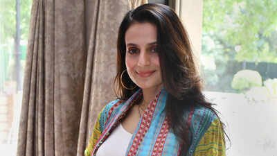 Ameesha Patel questions female stars’ big entourages on film promotions: ‘Costs more than their film’s opening day collection’ | Hindi Movie News