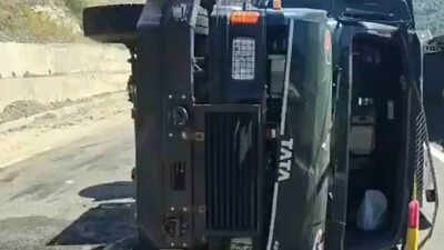BSF truck overturns, 5 officials hurt in Ramban; man dies in Doda accident | India News