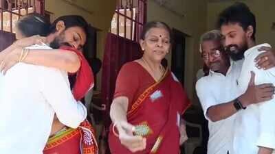 Mathimaran: ‘Mandaadi’ director Mathimaran gets emotional with parents after film’s success as Soori starrer crosses Rs 65 crore worldwide | Tamil Movie News
