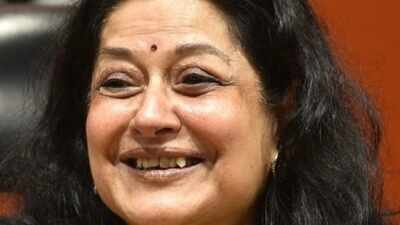 Moushumi Chatterjee on marriage advice to daughter: ‘You can have boyfriend’; urges young women to be ‘selfish’; says ‘times have changed now’ | Hindi Movie News