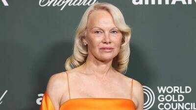 Pamela Anderson recalls being told she had ‘10 years to live’ after hepatitis C diagnosis: ‘It was a death sentence’; says feeling like ‘damaged goods’ still ‘haunts me’ | English Movie News