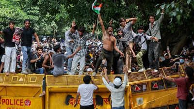 SC quashes FIRs against all NEET protesters, but ‘hardened criminals’ to face trial; CJP reacts | India News