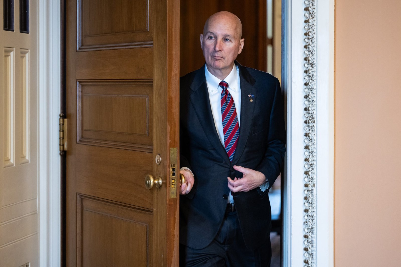 Senate to vote on member stock trading bill