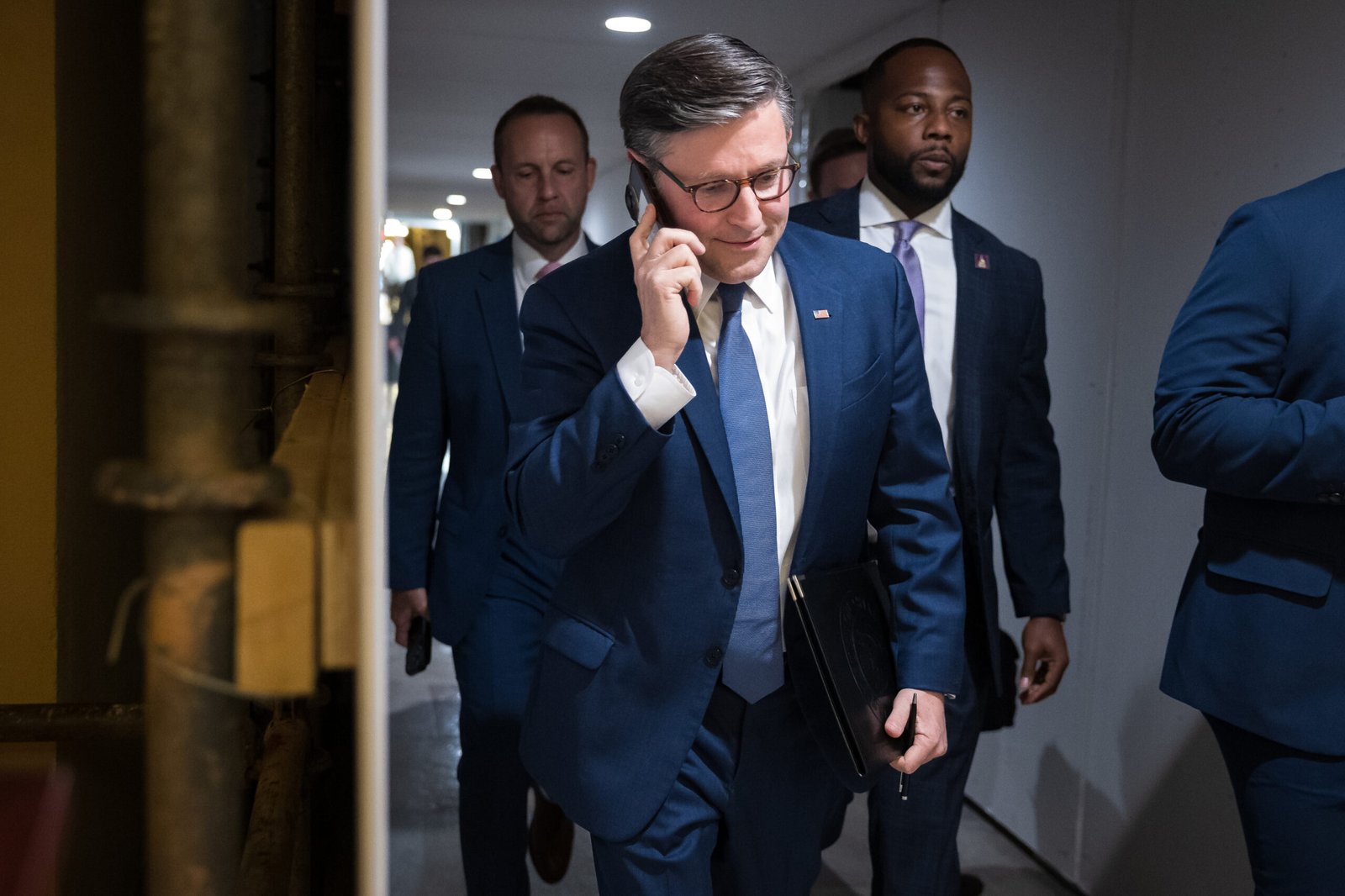 Russia sanctions bill could get left behind in Republicans’ pre-midterm dash