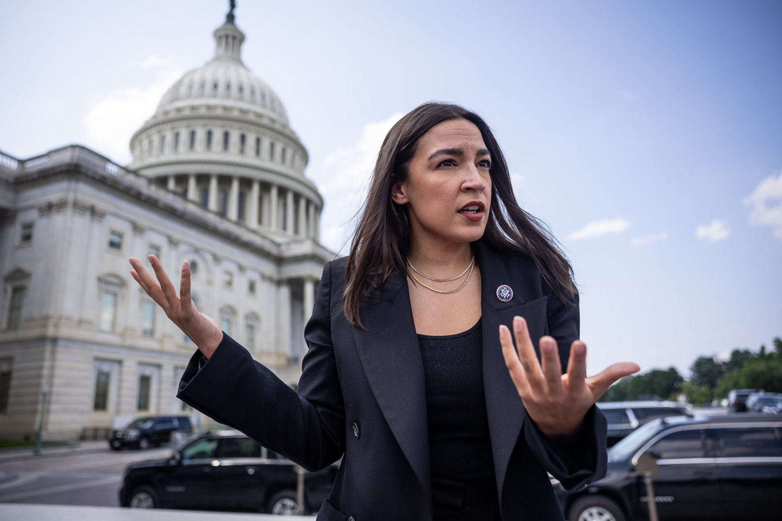 AOC, 9 other House Dems sign on to AI superintelligence ban