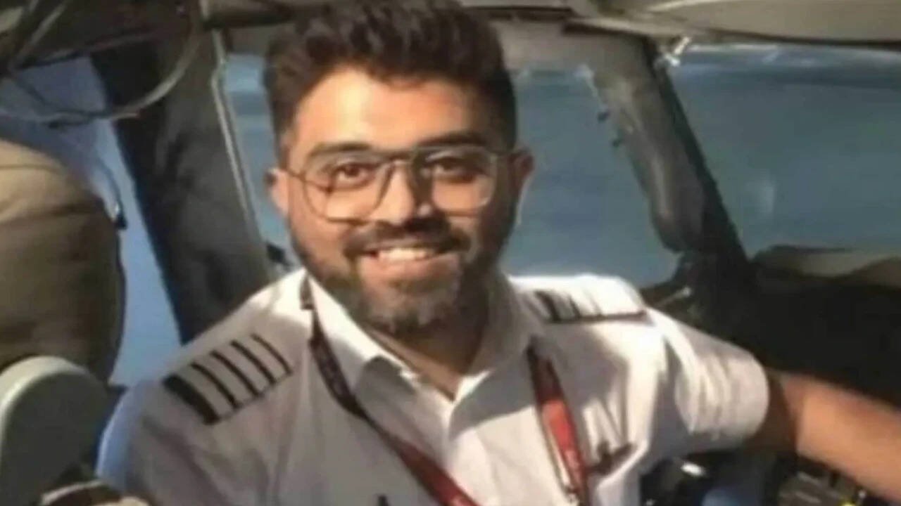 US House passes resolution honouring Indian flydubai pilot Smit Machchhar, condemns 'act of terrorism'