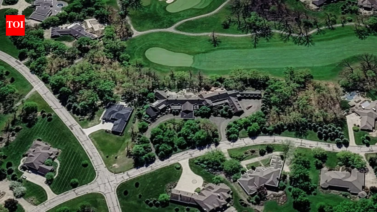 In 2011, an Ohio man was served foreclosure papers on his $4.5 million, 17,000-sq-ft mansion; after nearly 15 years of hearings, mediation and court fights, an eviction notice has now been approved