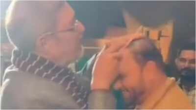 Anil Sharma gets emotional remembering Nana Patekar on ‘Arjun Naga’ sets, shares throwback video of actor combing his hair during ‘Vanvaas’ shoot: ‘Kitna pyar barasta tha unke dil mein’ |