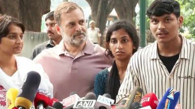 Rahul Gandhi stands with injured NSUI protesters, says ‘nafrat ka jawab pyar se diya jaega’ | India News