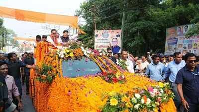 Uttarakhand CM Dhami, Union ministers Kiren Rijiju and Jual Oram lead massive roadshow, attend ‘Aadi Rangotsav Festival’ in Khatima | India News