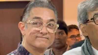 Aamir Khan stops dyeing his hair; says the process had become boring; Subhash Ghai explains, ‘he’s studying character’ | Hindi Movie News