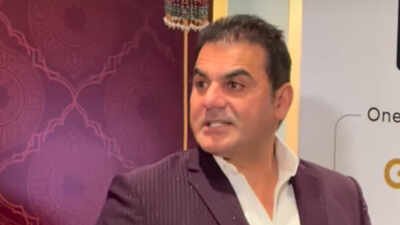 Salman Khan: Arbaaz Khan walks off after paparazzo asks about Salman Khan’s comment on trolls; says ‘Excuse me… Thank you’ | Hindi Movie News