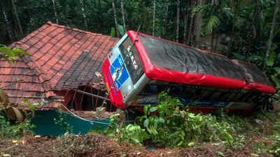 1 dead, 55 hurt in J&K as Bengal bus hits hillside, vehicle sent for rescue overturns | India News