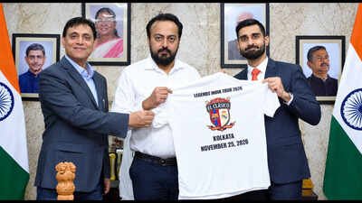 Kolkata to bring El Clasico to India with blockbuster Barcelona vs Real Madrid Legends clash on Nov 25: Luis Figo, Puyol among expected names | Football News