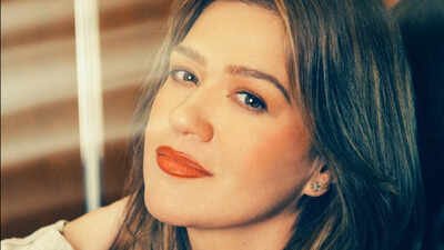 Quote of the day by Kelly Clarkson: ‘It’s ignorant to think you know everything about person, there are just different colors to personality,’ lesson on individuality and complex human nature by the ‘Breakaway’ singer |