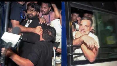 Barricade stunt, chips, 9-hour dharna and detentions: All that happened at Rahul Gandhi-led CEC protest | India News