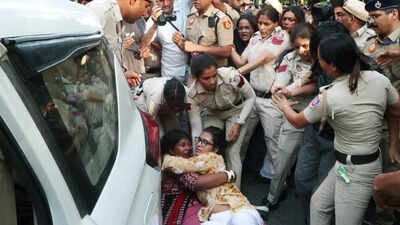 CEC protest intensifies in Delhi; AISA, AAP workers detained as marches hit barricades | India News