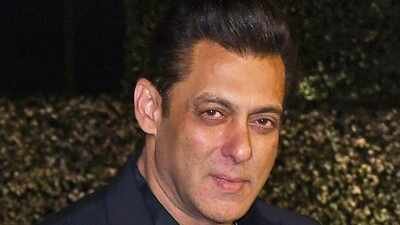 Salman Khan was thrown out of school for not paying fees, earned Rs 75 as a background dancer at the age of 14, now has a net worth of Rs 3000 crore |