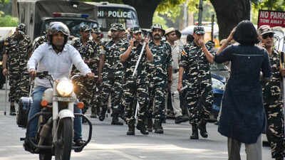 Govt orders internet shutdown within 4-kilometer radius of Janpath–Kartavya Path ahead of anti-CEC protest | India News